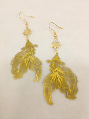 Open image in slideshow, Goldfish earrings
